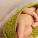 Плетено бебешко одеяло: модели и описания за начинаещи