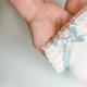 Jartieră de nuntă DIY - cum să creezi un accesoriu de nuntă de neînlocuit?